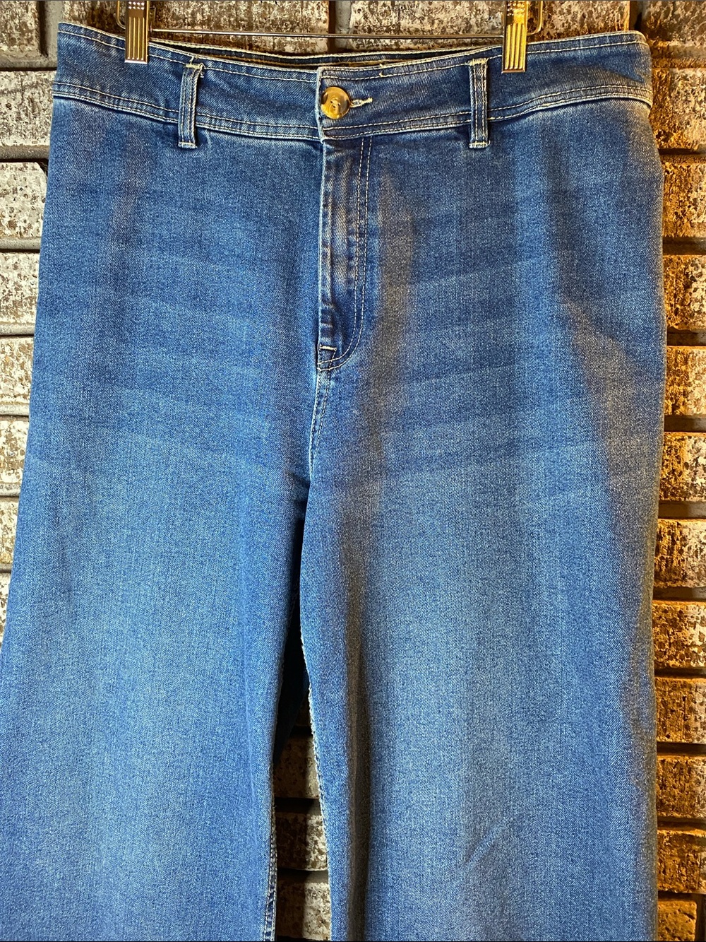 Dex Wide Leg Flare Jeans in Medium Blue Denim with Raw Hem - Picture 4 of 8
